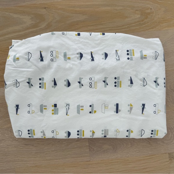 Pehr Other - Petit Pehr “Traffic Jam” Fitted Crib Sheet